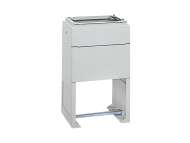 Schneider Electric 900mm poliestersko podnožje - delom ukopano - za PLAZ ili PLAZT Š500xD320mm; NSYZHPLA53G